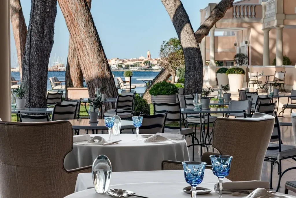 La Vague d’Or, restaurant gastronomique à Saint-Tropez avec vue sur la mer